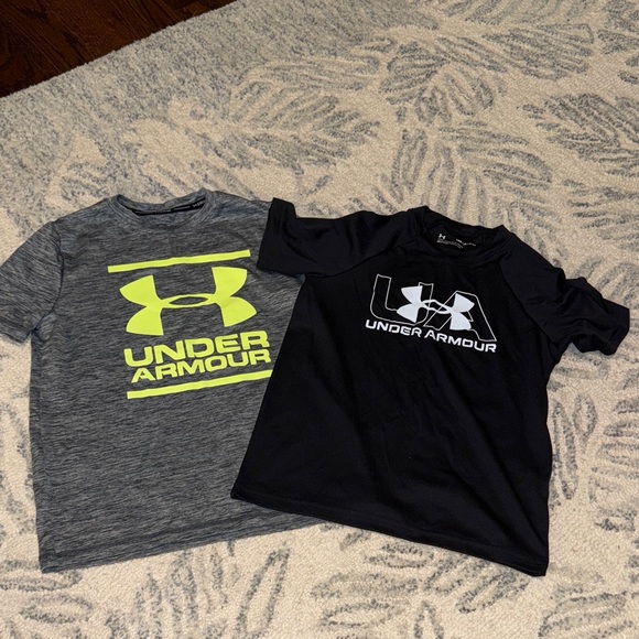 Under Armour Neon Yellow and Black Boys' Set. Size Youth Small. - Picture 1 of 1